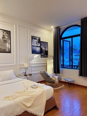 Premium bedding, in-room safe, individually decorated, blackout curtains