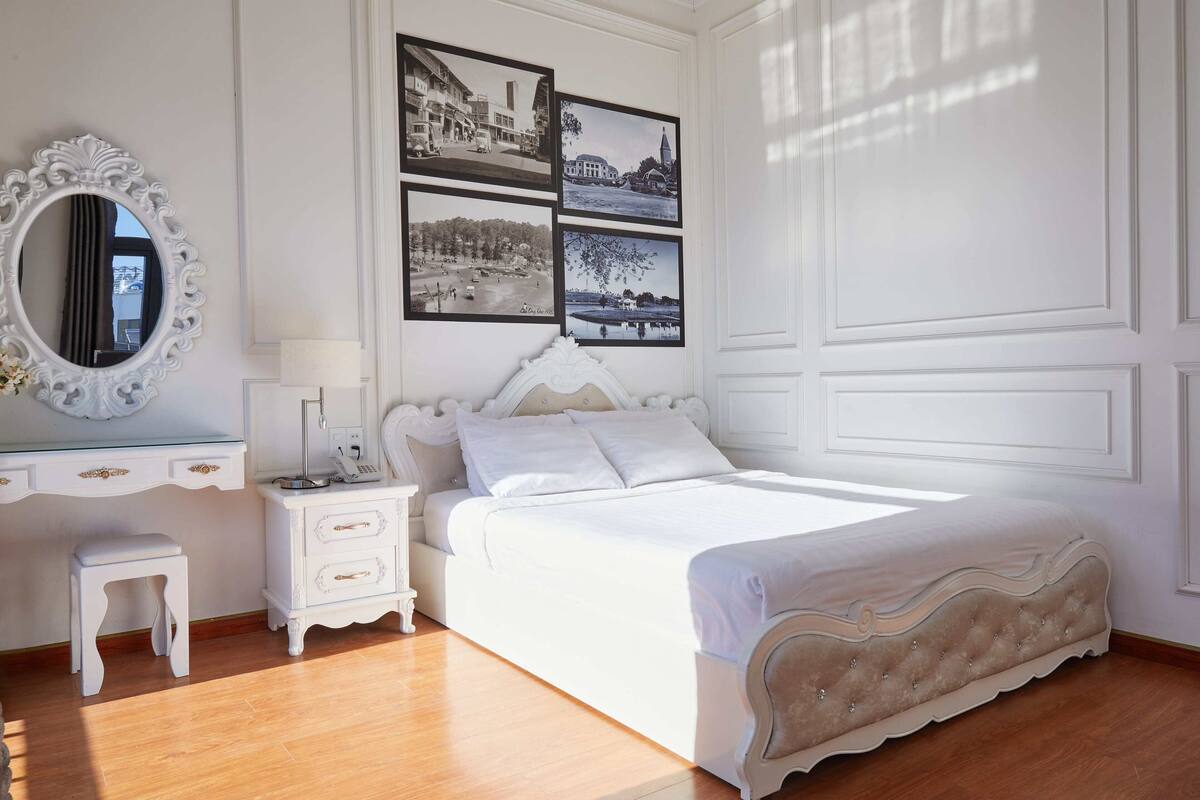 Premium bedding, in-room safe, individually decorated, blackout curtains