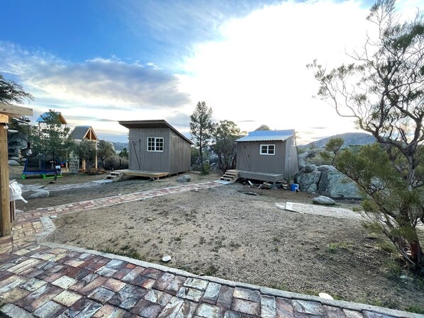 Property grounds - Cozy cabins for 4 people max to connect w/nature (La Rumorosa)