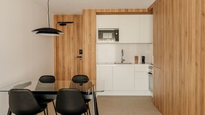 Superior | Eget kjøkken | Espressomaskin, kaffetrakter/tekoker, kjøleskap og mikrobølgeovn