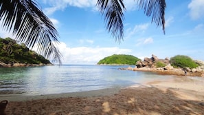 Plage à proximité, sable blanc, navette gratuite vers la plage