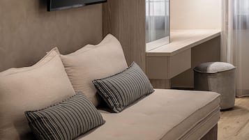 Standard Suite | Caja de seguridad en la habitación, cortinas blackout y insonorización