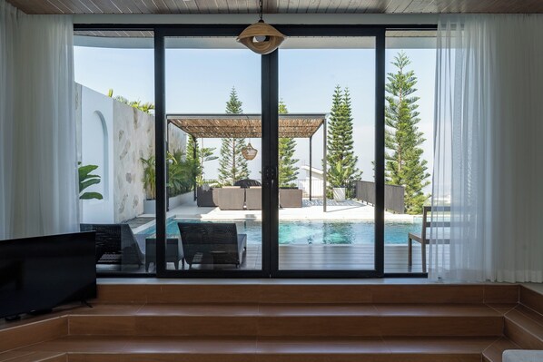 Living area - Sunset City View Villa 5 BR with a Private Heated Pool (Cimenyan)