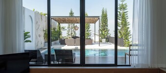 日落城市景觀別墅，帶私人加熱泳池