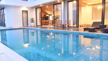 Kolam renang outdoor