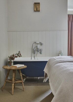 1 chambre, fer et planche à repasser, accès au Wi-Fi (inclus)