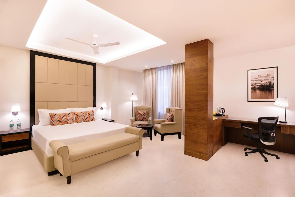 Executive Suite Room | Brankas, tirai kedap cahaya, dan Wi-Fi gratis