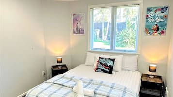 4 bedrooms, iron/ironing board, free WiFi, bed sheets