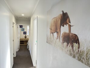 Interior - Relax Near Auckland City & Enjoy (Auckland)