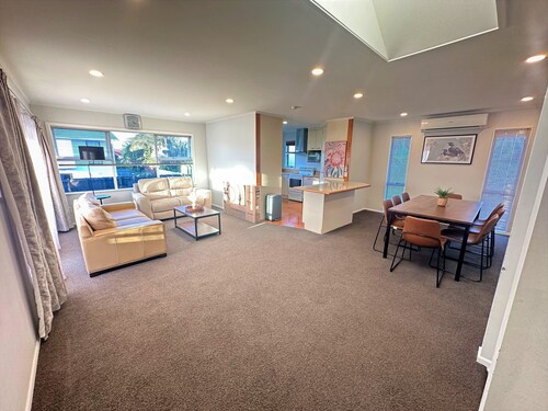 Relax Near Auckland City & Enjoy