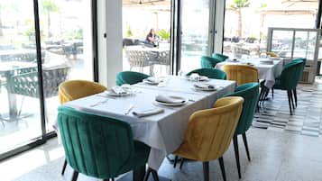 Free daily full breakfast