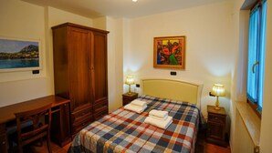 Basic Double Room | Frette Italian sheets, premium bedding, memory foam beds, desk - station69 bed and breakfast (Fasano)
