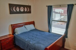 4 slaapkamers, een strijkplank/strijkijzer, wifi, beddengoed