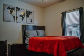 4 habitaciones, tabla de planchar con plancha, wifi y ropa de cama