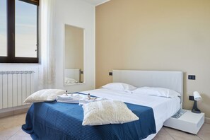 3 bedrooms, bed sheets, wheelchair access