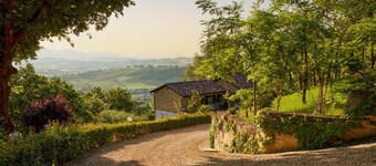 Villa Belveder - Exclusive Pool, Park, and Wi-Fi