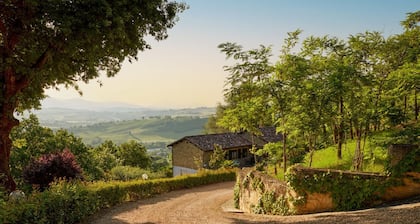 Villa Belveder - Exclusive Pool, Park, and Wi-Fi