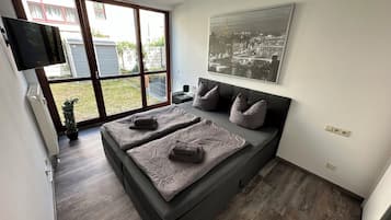 2 bedrooms, WiFi, bed sheets, wheelchair access