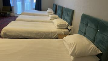 Superior Suite, Ensuite | Desk, laptop workspace, iron/ironing board, free WiFi