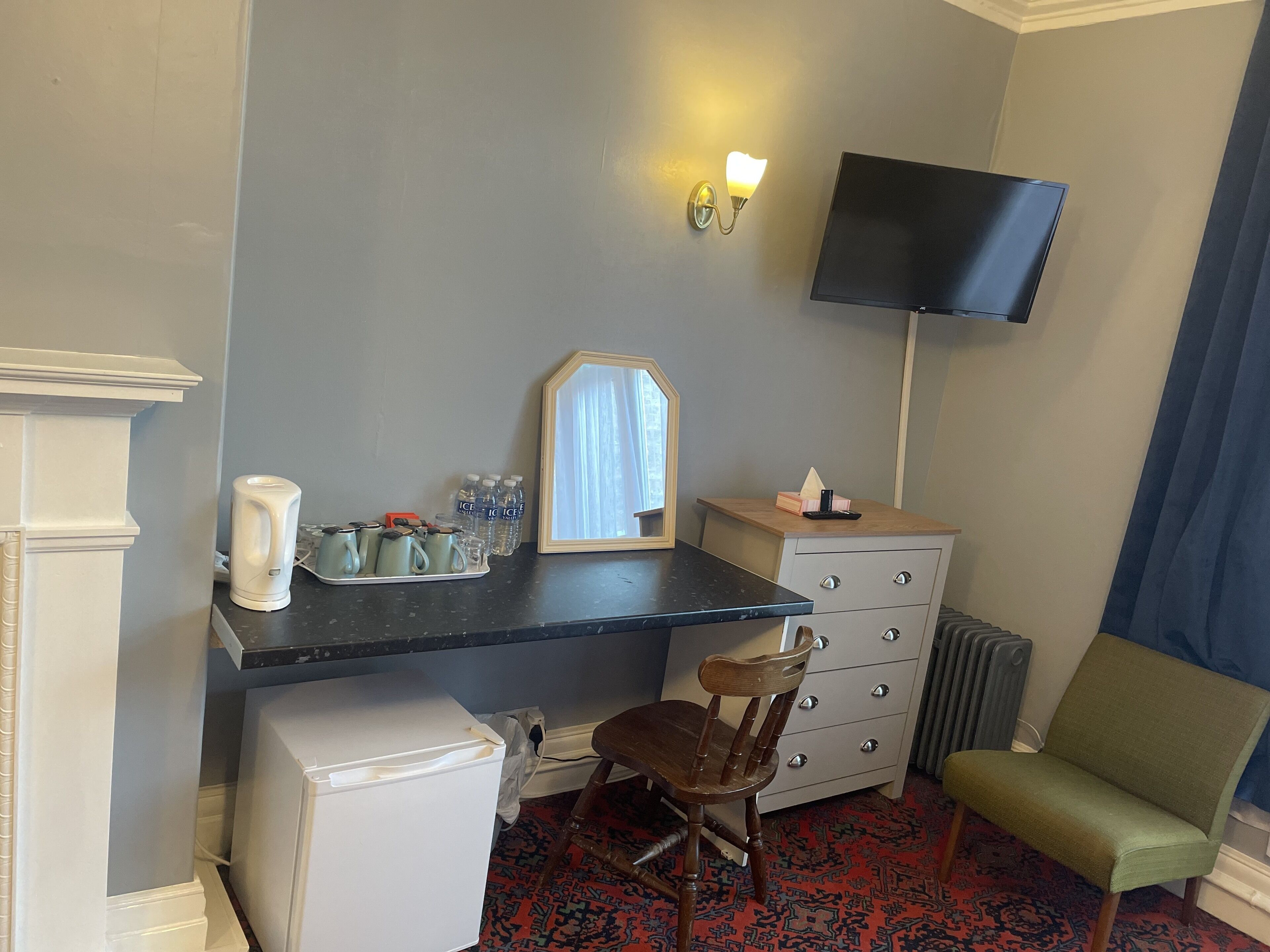Superior Suite, Ensuite | Desk, laptop workspace, iron/ironing board, free WiFi