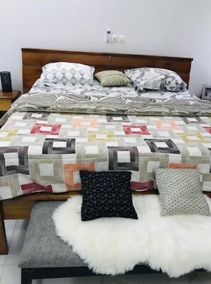 2 bedrooms, bed sheets