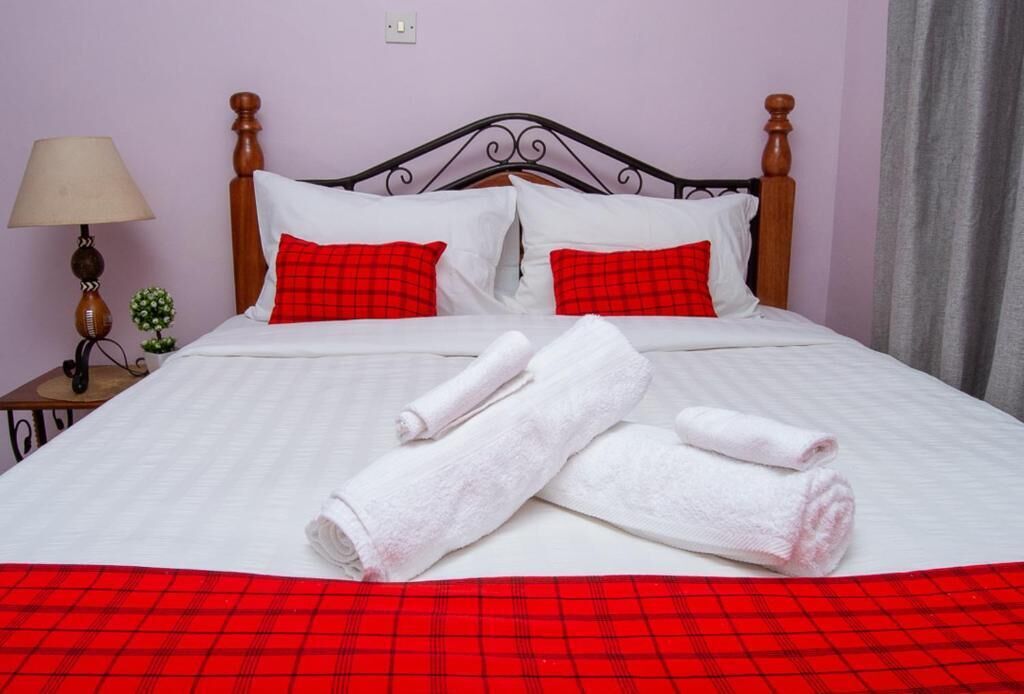 2 bedrooms, iron/ironing board, travel cot, WiFi
