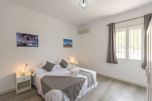 4 bedrooms, iron/ironing board, travel cot, free WiFi