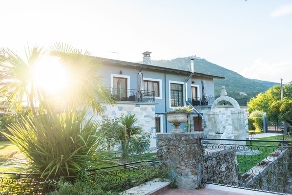 Exterior - [Montecassino Abbey]Historic villa early 1960s (Cassino)