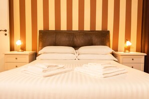 6 bedrooms, WiFi, bed sheets - [Montecassino Abbey]Historic villa early 1960s (Cassino)