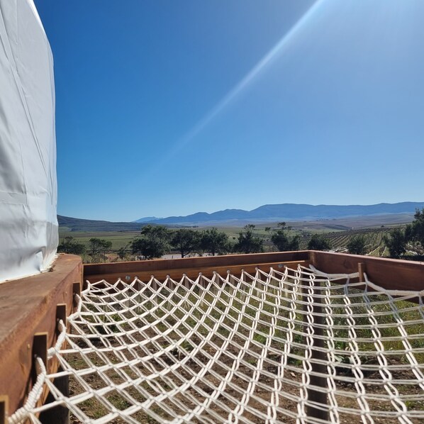 Romantische tent, 1 queensize bed, bad, uitzicht op bergen | Terras