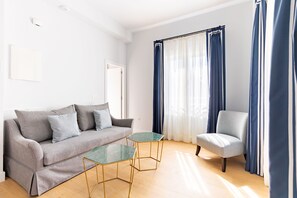 Lorenzo Sepulveda 2B | Área de estar | TV de tela plana