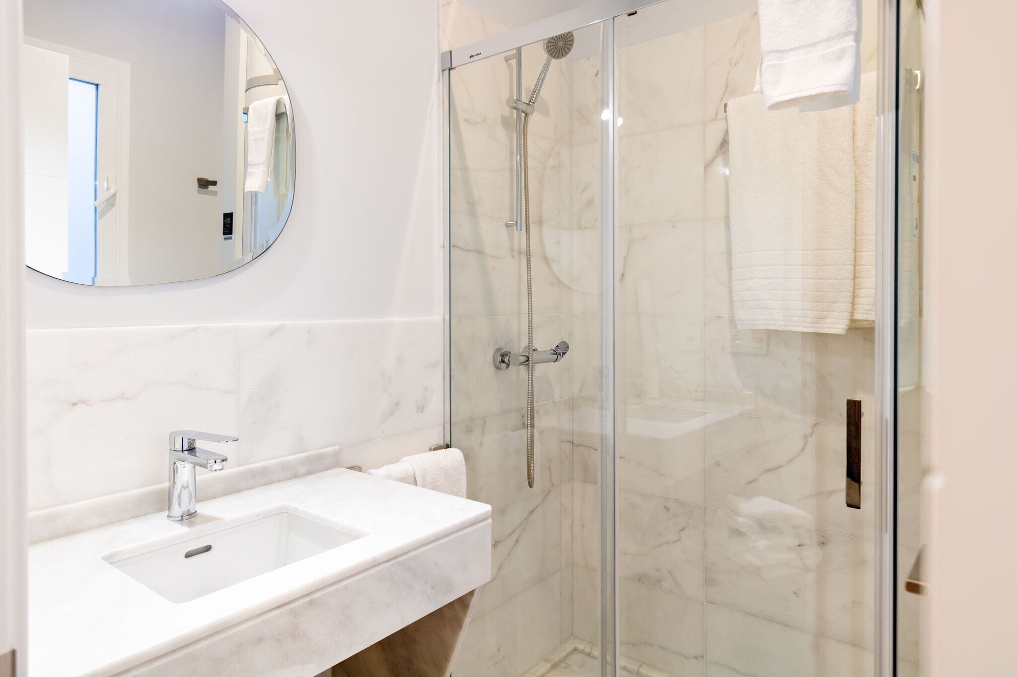 Lorenzo Sepulveda 3C | Baño | Regadera, secadora de cabello, bidet, toallas 