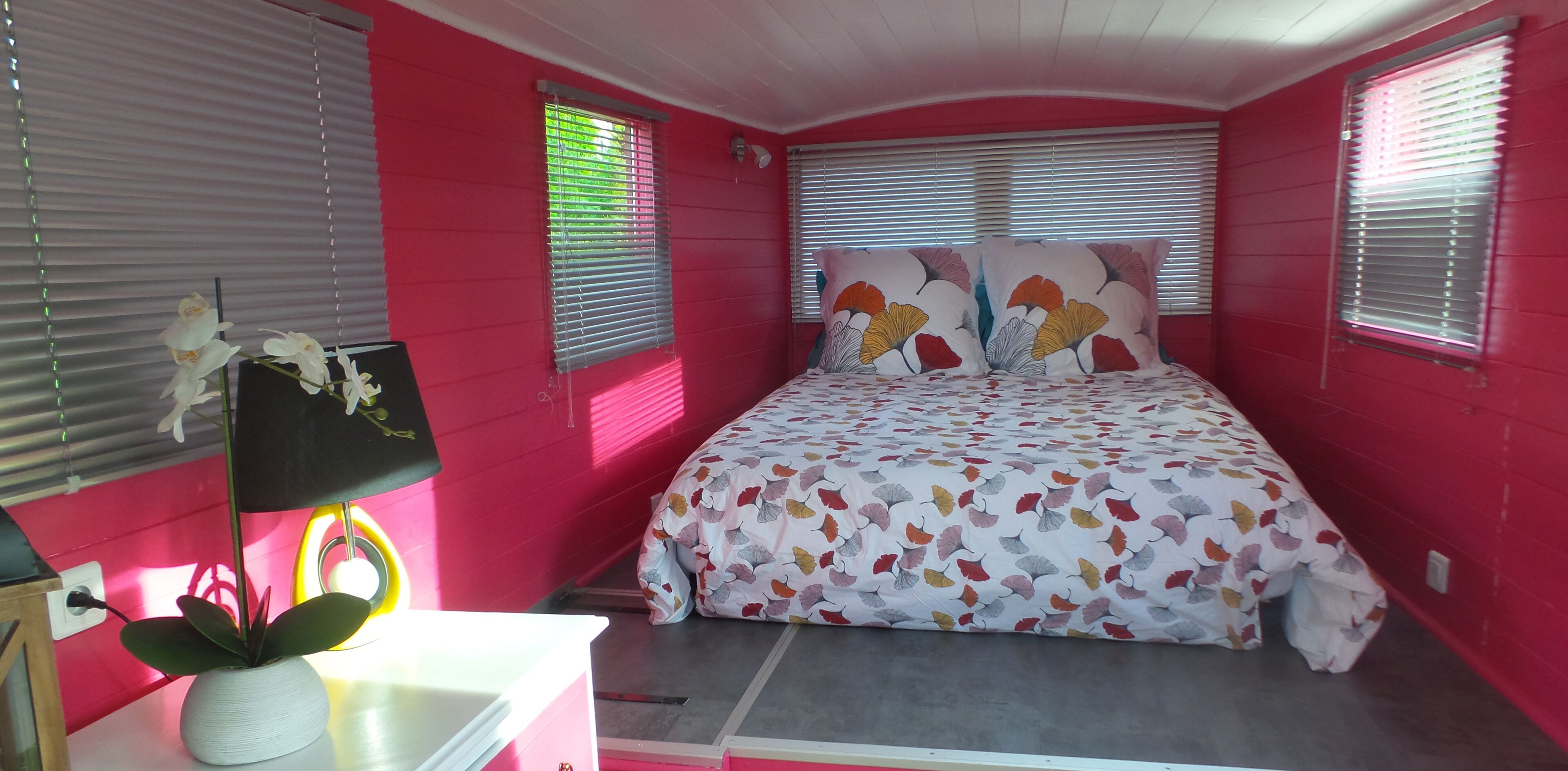 2 多间卧室、WiFi、床单