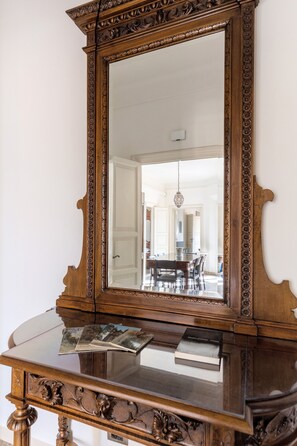 Living area - Irnerio Apartments by Wonderful Italy (Bologna)