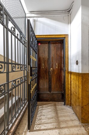 Interior - Irnerio Apartments by Wonderful Italy (Bologna)