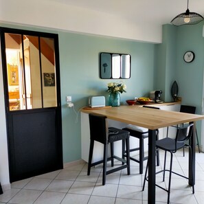 Dining - Maison Chaleureuse 4 Chambres 10min de la mer (Bavent)