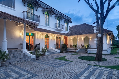 Fachada de la propiedad. Silva Heritage Resort Goa