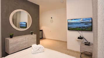 6 kamar tidur, meja kerja, ruang kerja ramah laptop, dan Wi-Fi gratis