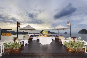 Restaurant - Hera Grand Luxury Cruises Halong (Ha Long)
