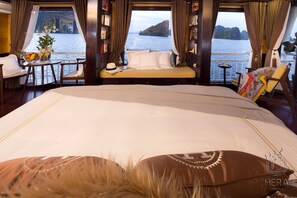 Front of property - Hera Grand Luxury Cruises Halong (Ha Long)