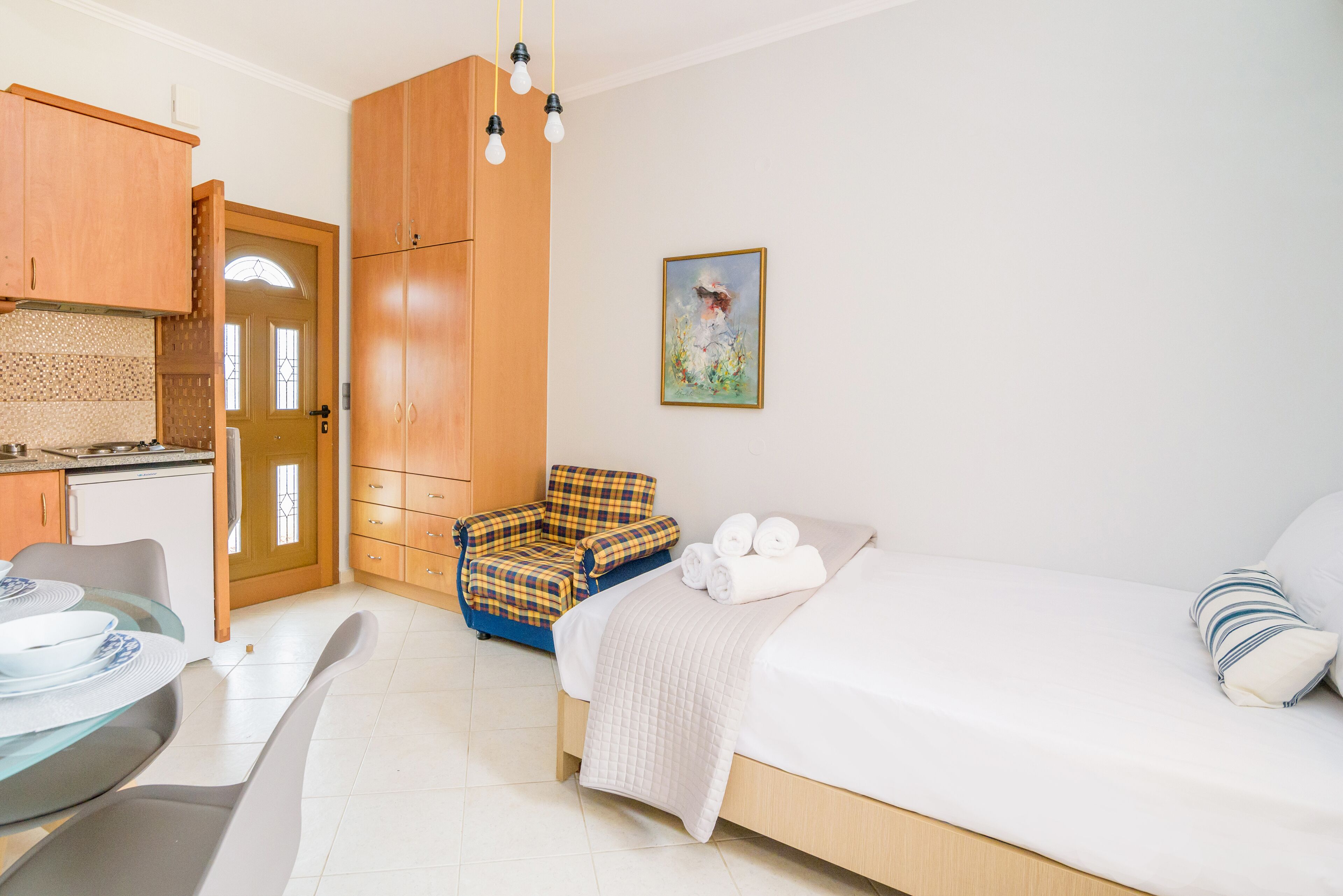 1 室のベッドルーム、WiFi (無料)、ベッドシーツ