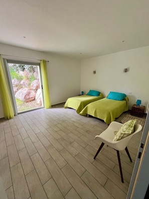 4 chambres, fer et planche à repasser, lit parapluie, Wi-Fi gratuit