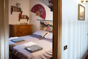 6 bedrooms, iron/ironing board, travel crib, WiFi - 15 km from Maranello Villa Ferrari, sleeps 11, fireplace, billiards and foosball table (Serramazzoni)