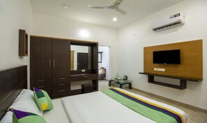Deluxe Room | Desk, blackout curtains, iron/ironing board, bed sheets - Treebo Majestic Retreat (Varkala)