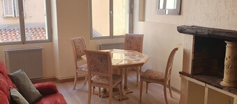 OLD City in Style: Bright, Spacious & Comfortable
