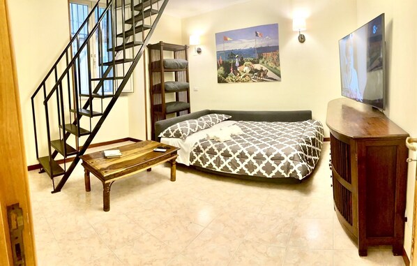 1 Schlafzimmer, Schreibtisch, Bügeleisen/Bügelbrett, WLAN