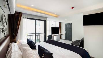 Habitación doble Deluxe | Caja de seguridad en la habitación, escritorio y insonorización