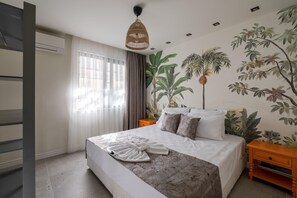 Premium bedding, in-room safe, desk, laptop workspace - Wolf Suites (Antalya)