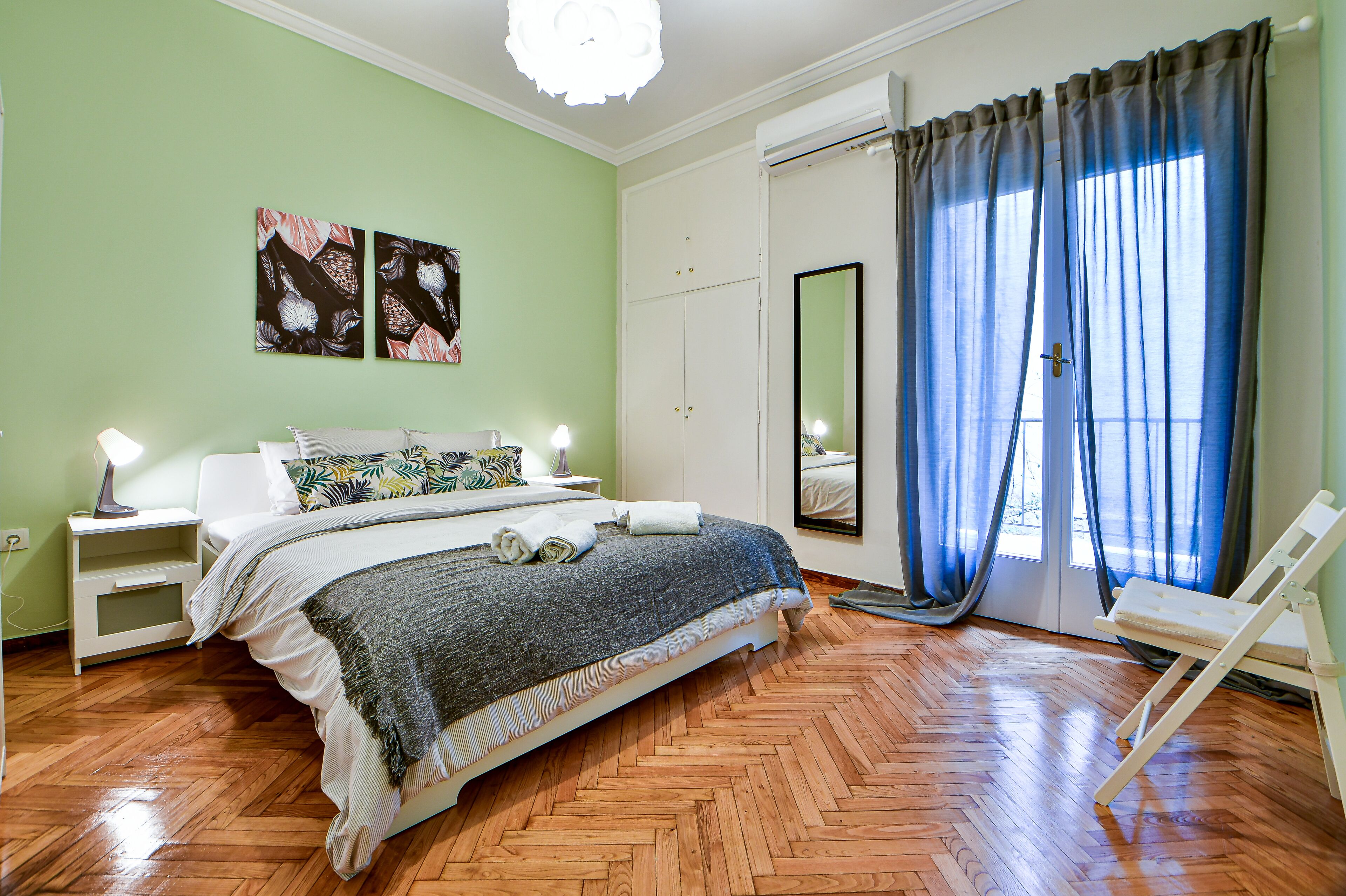 1 habitación, tabla de planchar con plancha, wifi y ropa de cama 