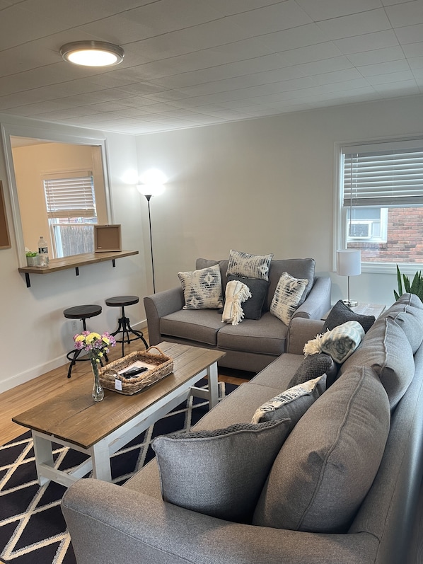 Smart TV, books, offices